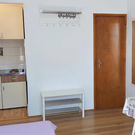 Apartment 36262 - Megan *