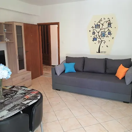 36262 - Megan Apartment *